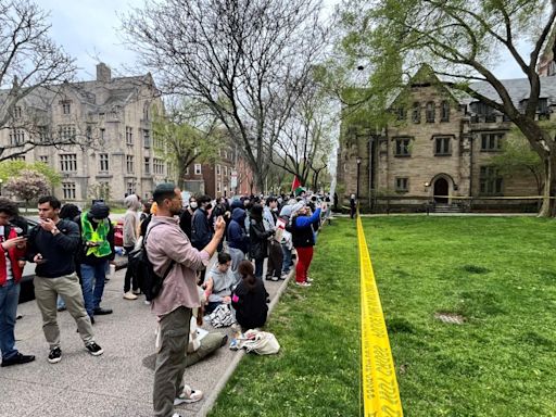 Police respond to pro-Palestinian protest at Yale University