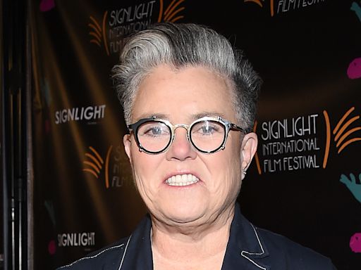 Rosie O'Donnell reveals 75-lb weight loss in denim blazer at LA festival