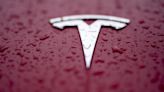 Investors urge Tesla to bargain with striking mechanics in Sweden