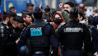 La Policía francesa desalojó a los estudiantes propalestinos que habían tomado centros universitarios en París y Lyon