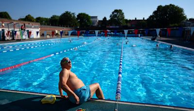 London weather: Hottest day of the year as temperature hits 30.3C but hot spell to end