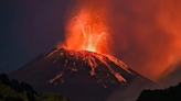 Fotos y videos de la erupción del volcán Etna en Sicilia, Italia