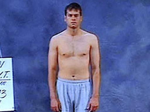 ¿En qué posición del draft fue elegido Tom Brady y en qué universidad jugó?