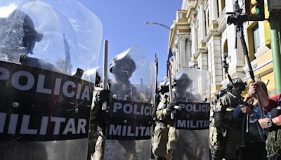 Bolívia vive temor de golpe de Estado após militares tomarem praça em frente à sede do governo