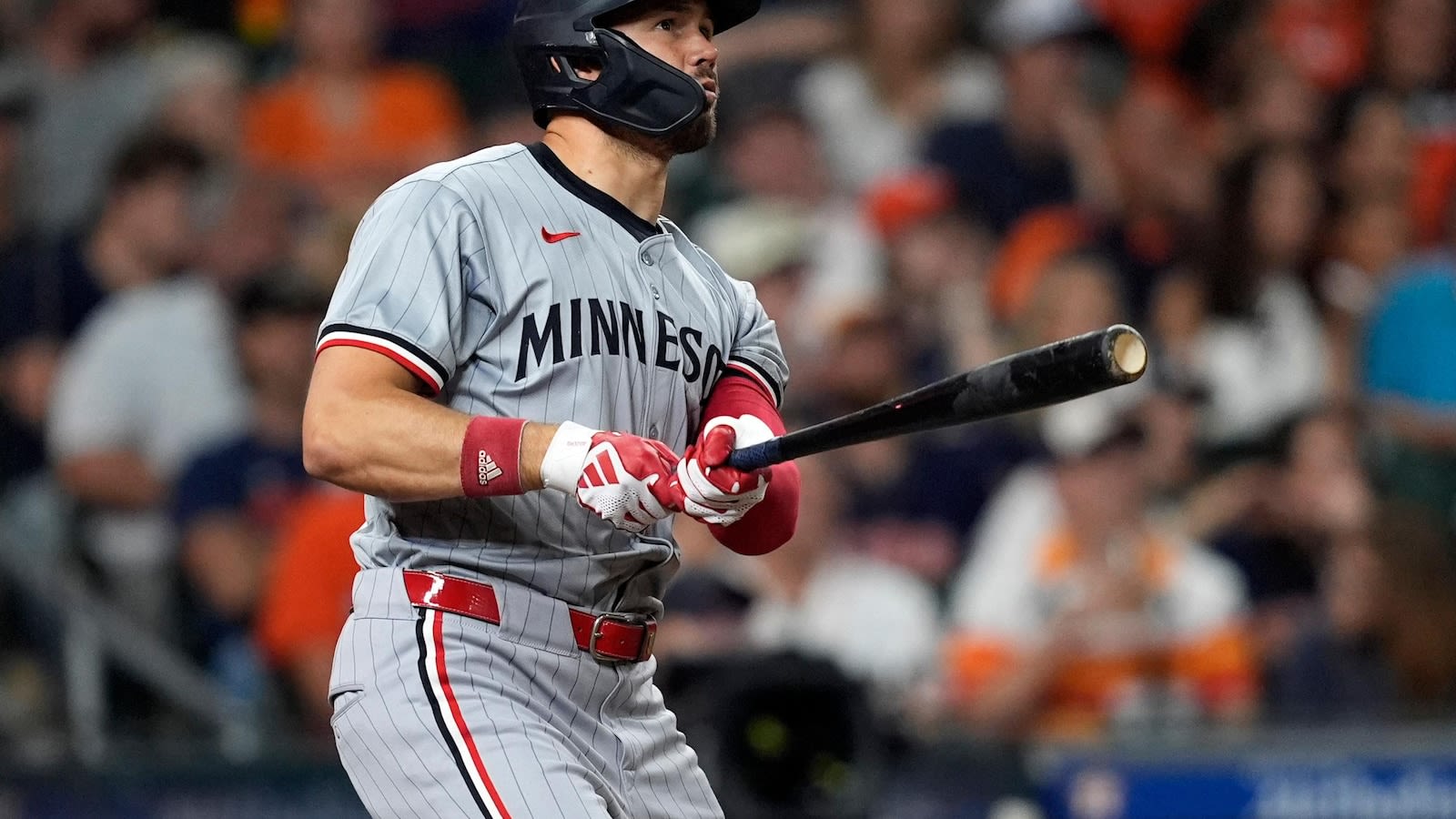 Trevor Larnach homers to back up a strong start by Pablo López as Twins beat Astros 6-1