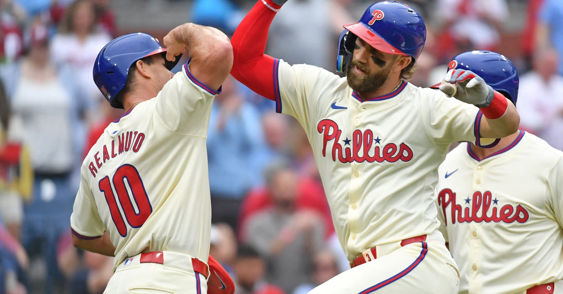 MLB roundup: Bryce Harper carries Phillies to 6th straight win