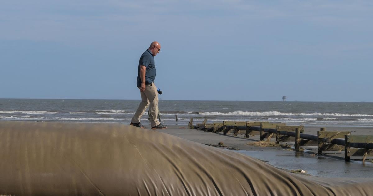 Jim Cantore is in Charleston SC for Tropical Storm Debby, getting 'crushed' with rain