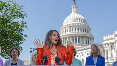 Halle Berry shouts from the Capitol, ‘I’m in menopause’ as she seeks to end a stigma and win funding - WTOP News