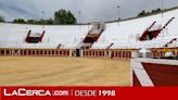 La Plaza de Toros de Tomelloso avanza en su mantenimiento con la pintura del graderío y la reforma en toriles y cuadras