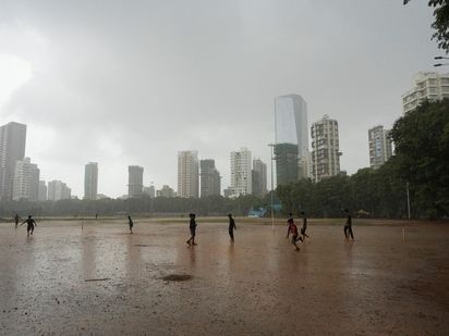 India weather news Live: IMD predicts moderate to heavy rain in Mumbai