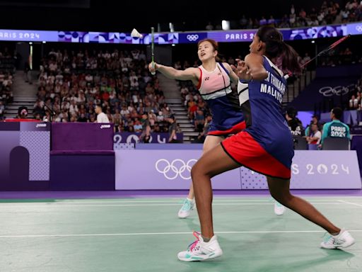 National shuttlers Pearly Tan, Thinaah secure quarterfinal spot in Paris 2024 with stunning win over Indonesia