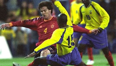 Xabi Alonso tiene un vínculo estrecho con el fútbol ecuatoriano