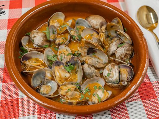 Almejas a la marinera, receta casera y tradicional de la abuela