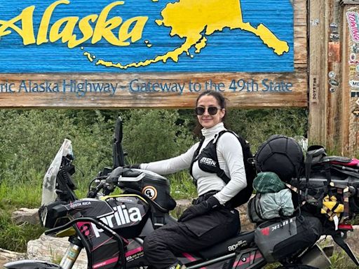 Motociclista tica manejó desde Costa Rica hasta Alaska en solo un mes: esta es su historia