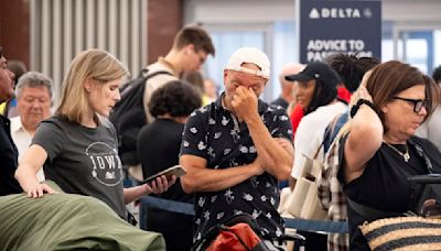 "En espera durante 24 horas”: pasajeros describen caos en el Aeropuerto Internacional de Atlanta durante falla cibernética global de Microsoft