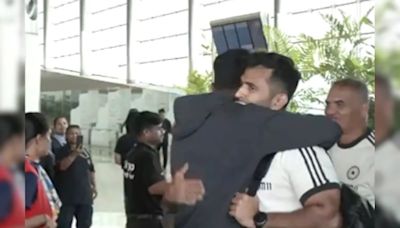 Hardik Pandya Hugs Abhishek Nayar As Team India Leaves For Sri Lanka. Watch | Cricket News