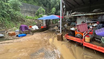 時雨量近百毫米好驚人！ 三峽五寮泥流沖進民宅