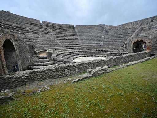 Earthquakes, not just volcanic ash, a Pompeii killer: research