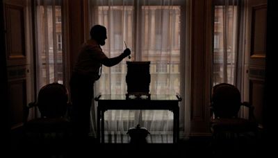 Buckingham Palace visitors to get chance to re-enact iconic royal family balcony moment... almost