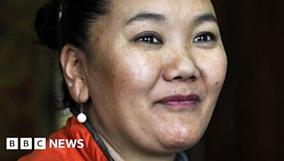 Lhakpa Sherpa: Everest record holder shares her domestic abuse turmoil