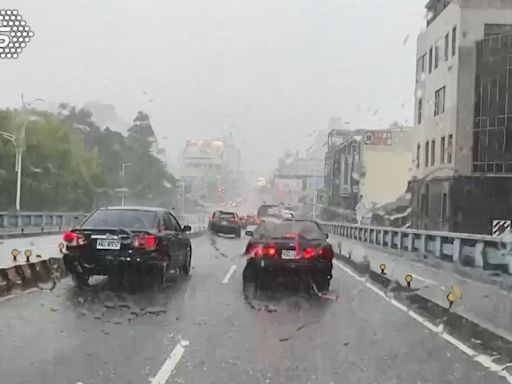 雨炸！ 「西南風、對流」強降雨 民眾：淹水想翹班