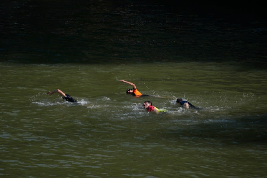 Swimmers fall ill after Olympic races in the Seine River