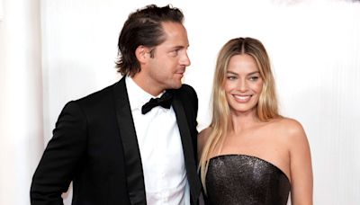 Así es Tom Ackerley, el marido de Margot Robbie y padre del hijo que espera