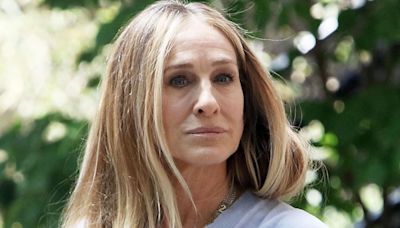 Sarah Jessica Parker : à 59 ans, elle prouve que cet accessoire cheveux n’a pas d’âge