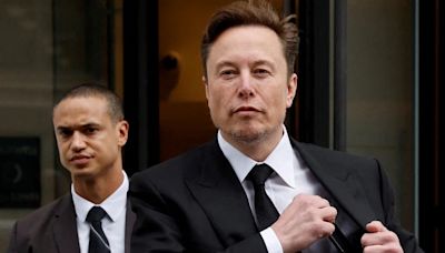 Un grupo de accionistas de Tesla denunció el paquete salarial de 56.000 millones de dólares de Elon Musk