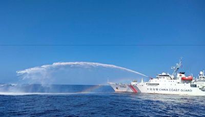 中菲南海爭議再槓上 菲律賓：飛機巡邏黃岩島遭陸直升機跟蹤