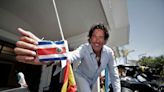 Navegante español llega a Costa Rica como parte de su vuelta al mundo