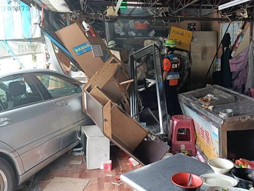 台南仁德麵店遭賓士衝撞重創、2人燒燙傷 肇事者突過世求償無門