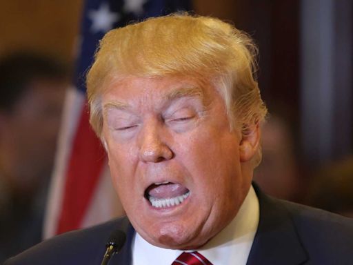 Toot toot! Donald Trump raises a stink in the courtroom — literally — and it's "putrid" (video)