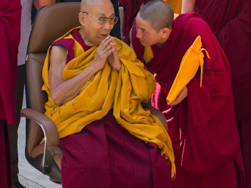 達賴喇嘛本月將前往美國 接受膝蓋治療
