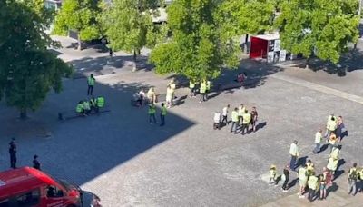 Chalecos amarillos protestan en Pamplona ante la visita del ministro Planas