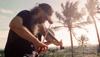 Ellis Park review – like its subject, Warren Ellis documentary moves to the beat of its own drum