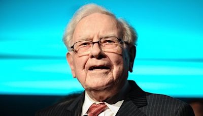 Warren Buffett: Top investing lessons and advice from Berkshire’s legendary CEO