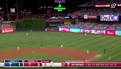 Cuando vas al béisbol en primera final y un 'home run'... ¡te tira los nachos al campo! - MarcaTV