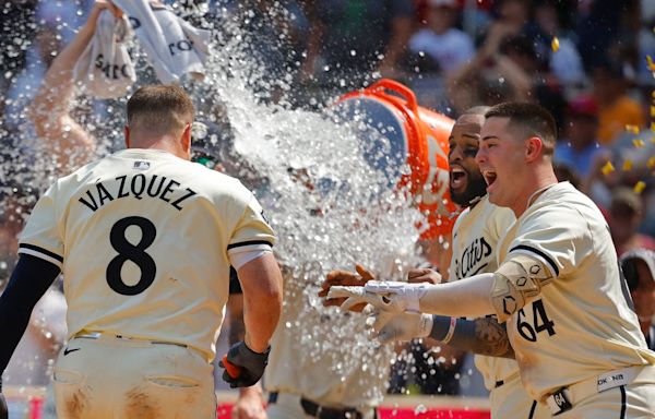 Twins walk off against Astros on Christian Vazquez's HR