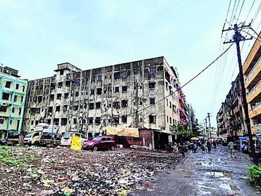 Eviction Notices Issued to 2,500 Families in 41 Illegal Buildings in Mumbai | Mumbai News - Times of India