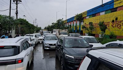 Indore: Traffic Turns Into Nightmare At Bypass; Long Queues Of Vehicles At Service Roads