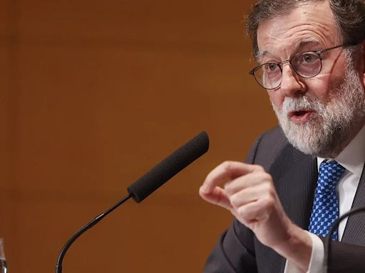 Rajoy acusa al PSOE de "contagiarse del Frankenstein" y "romper" con la Transición y "los grandes acuerdos nacionales"