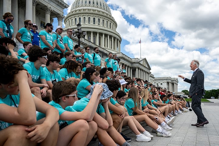 Birchland Park 8th graders visit Washington, D.C. - The Reminder