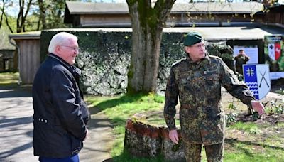 Besuch des Bundespräsidenten: Steinmeier in Munster: "Wir brauchen eine starke Bundeswehr"