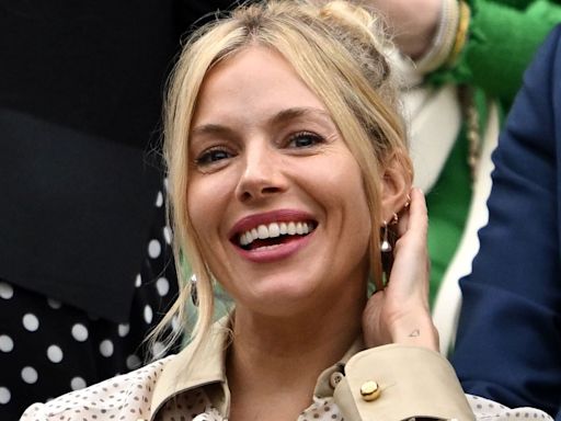 Sienna Miller resplendissante à Wimbledon, elle nous donne une leçon de style à l'anglaise