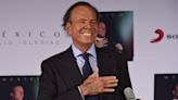 Julio Iglesias, el visionario que le abrió el camino a la música en español en el mundo