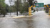 Lluvia toma fuerza en la capital; extienden cierres de vialidades