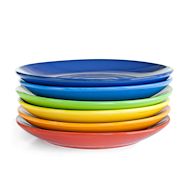 Plates made of clay and fired at high temperatures. Typically durable and long-lasting. Can be decorated with colorful and creative designs.