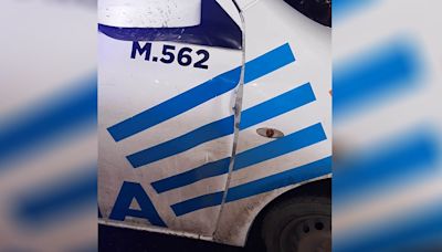Auto colisionó a un patrullero: la policía aprehendió al conductor por el delito de desobediencia - Diario El Sureño