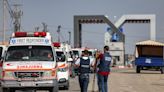 Heridos palestinos salen de Gaza por primera vez para ser atendidos en Egipto